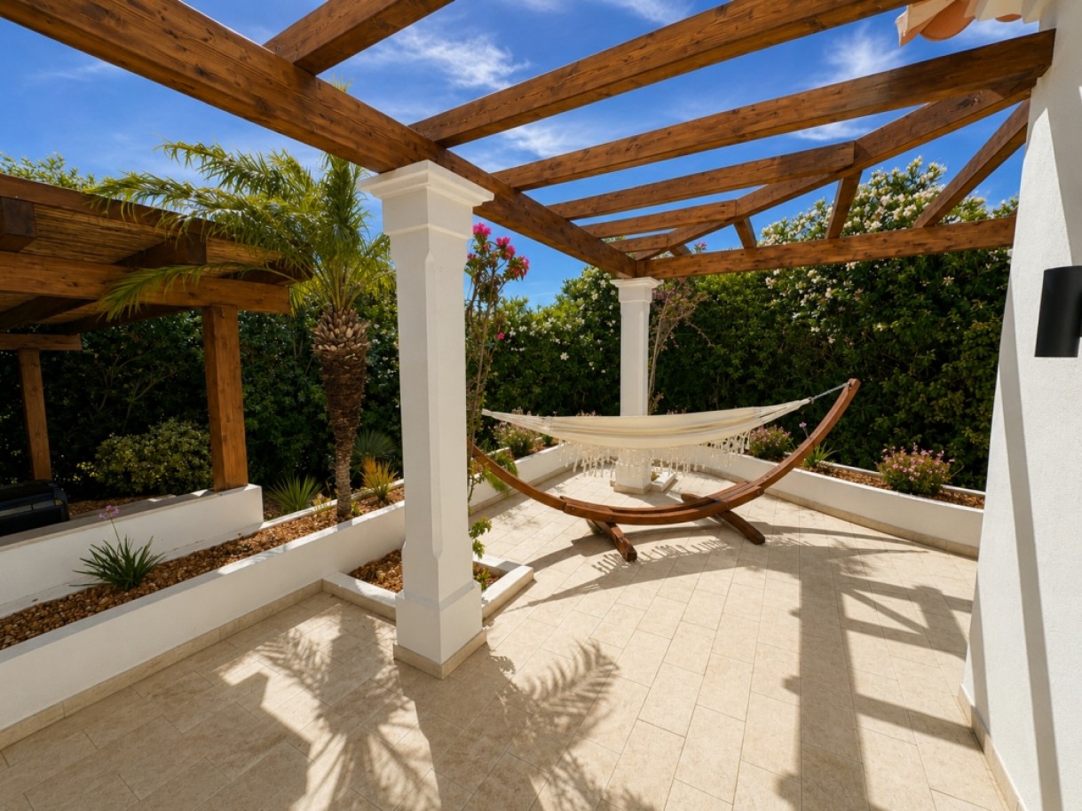 Villa mit Pool und Garten zu verkaufen in Carvoeiro, Algarve, Portugal_375499