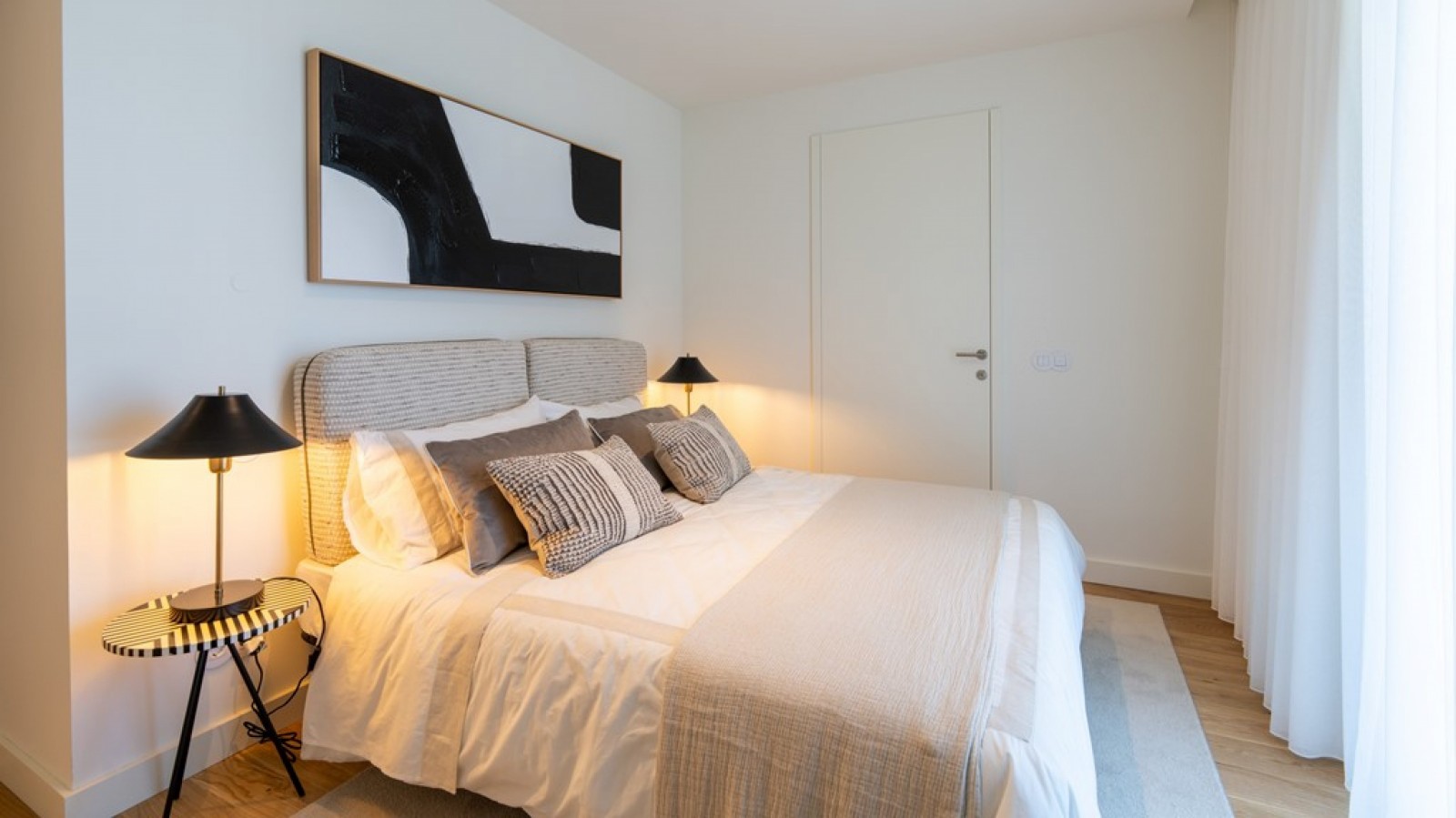 Fernão Magalhães 127: Studio, for sale, in the centre of Porto, Portugal_375889