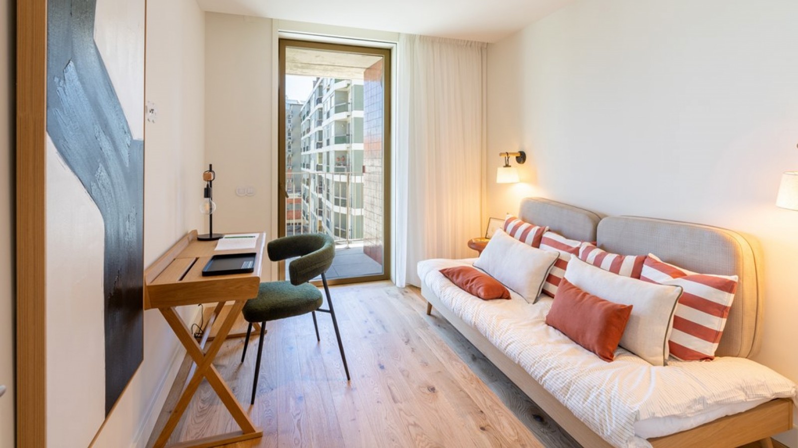Fernão Magalhães 127: Studio, for sale, in the centre of Porto, Portugal_375894