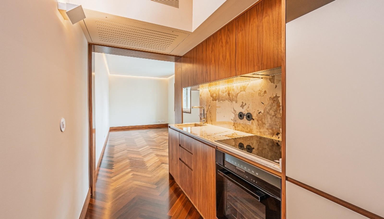 New one bedroom apartment for sale in downtown Porto, Portugal_377641