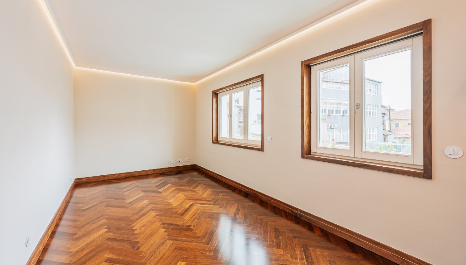 New one bedroom apartment for sale in downtown Porto, Portugal_377644