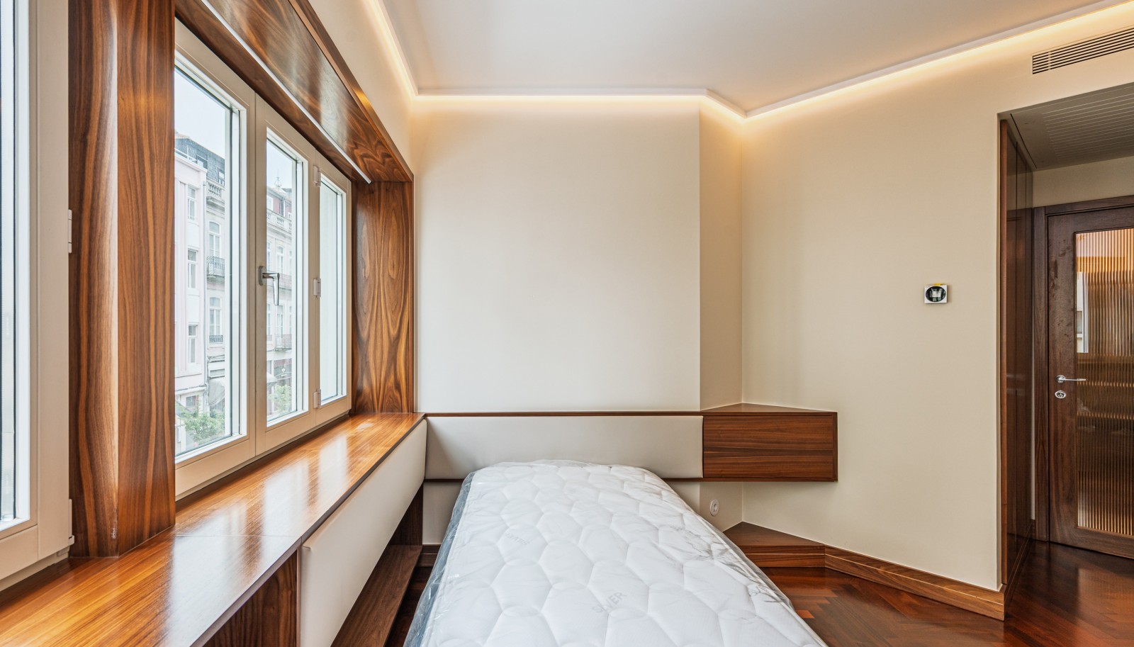 Neue 2-Zimmer-Duplex-Wohnung zu verkaufen in Baixa do Porto In Portugal_377670