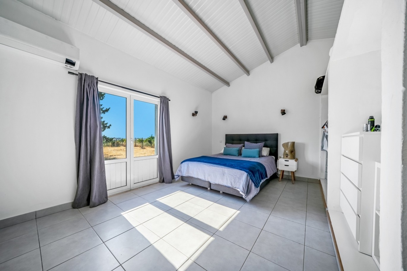 Propriedade com piscina e garagem à venda em Silves, Algarve_380671