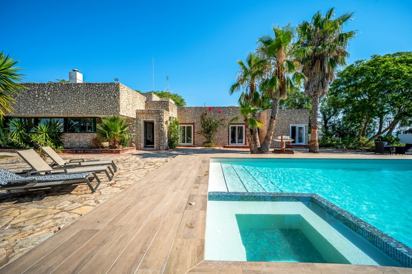 Propriedade com piscina e garagem à venda em Silves, Algarve_380680