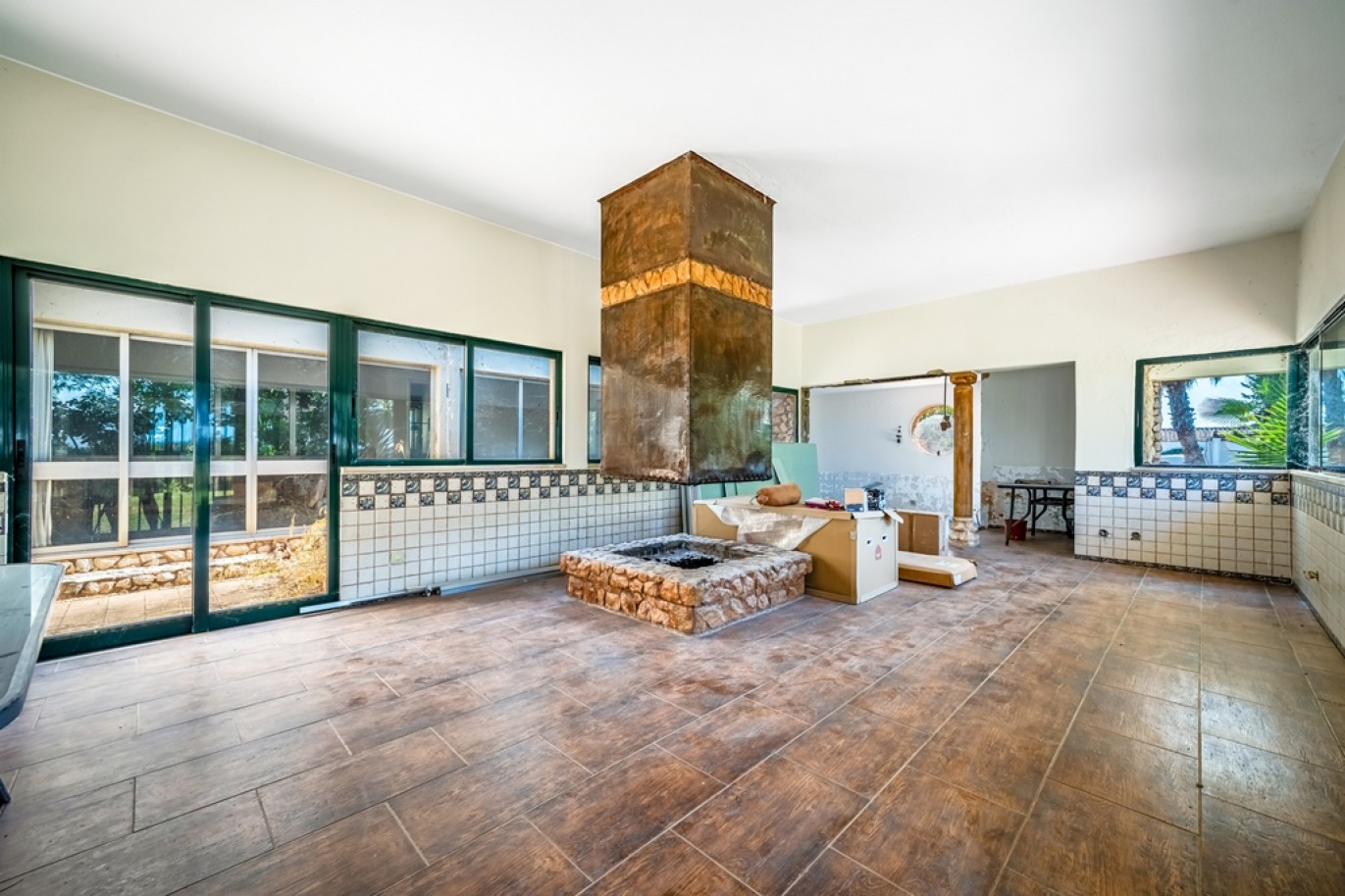 Propriedade com piscina e garagem à venda em Silves, Algarve_380681