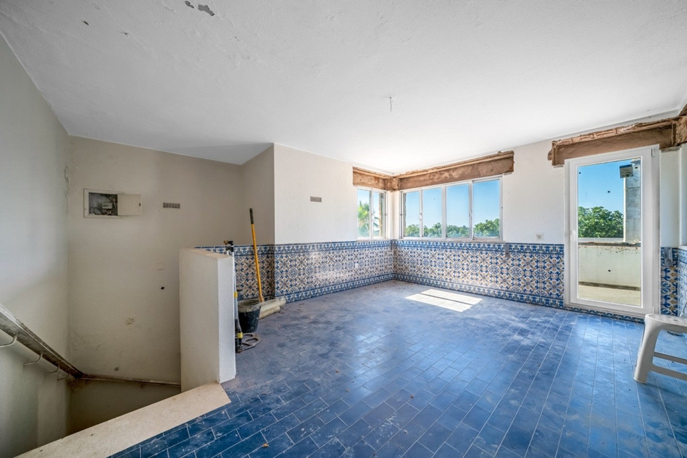 Propriedade com piscina e garagem à venda em Silves, Algarve_380682
