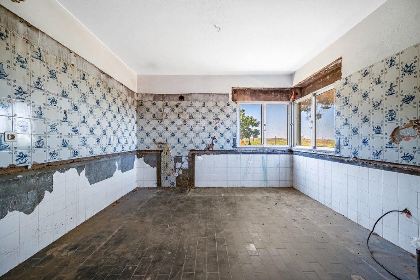 Propriedade com piscina e garagem à venda em Silves, Algarve_380683