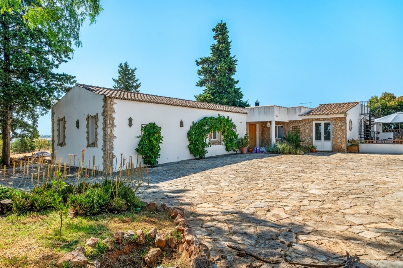 Propriedade com piscina e garagem à venda em Silves, Algarve_380689