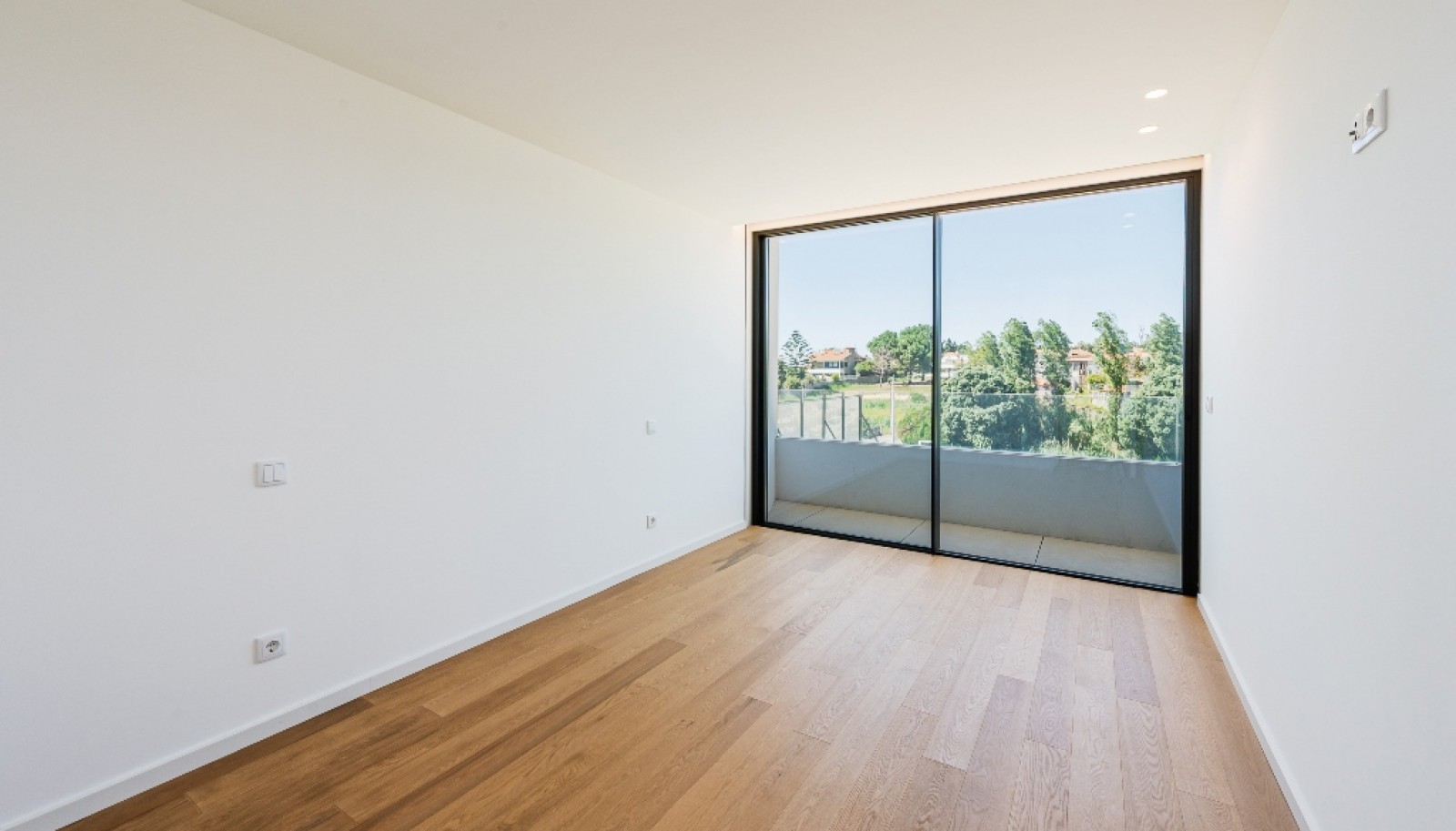 Moradia V4+1 com jardim, piscina e vistas de mar à venda em Valadares_380886