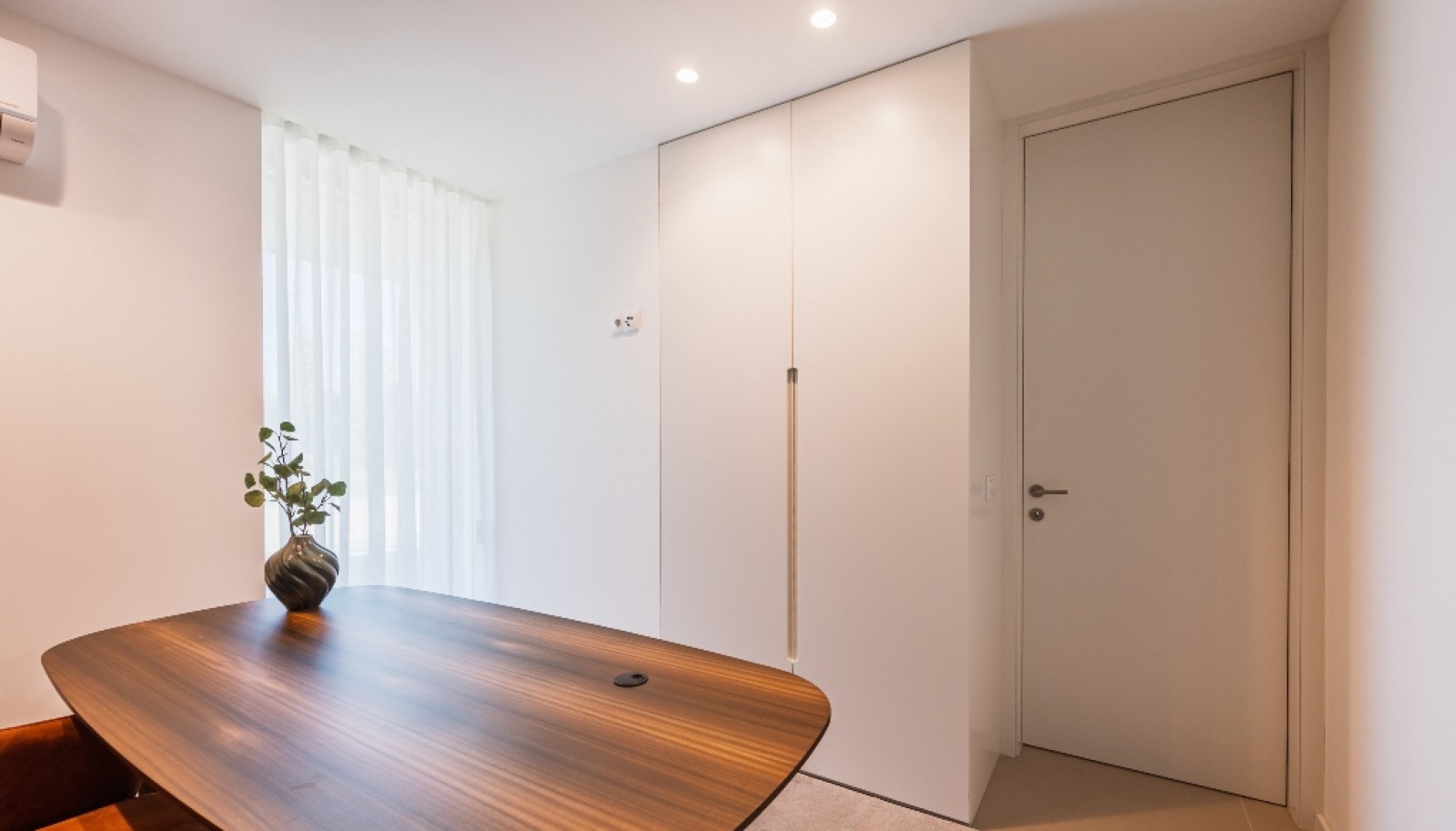 Moradia V4+1 com jardim, piscina e vistas de mar à venda em Valadares_380890