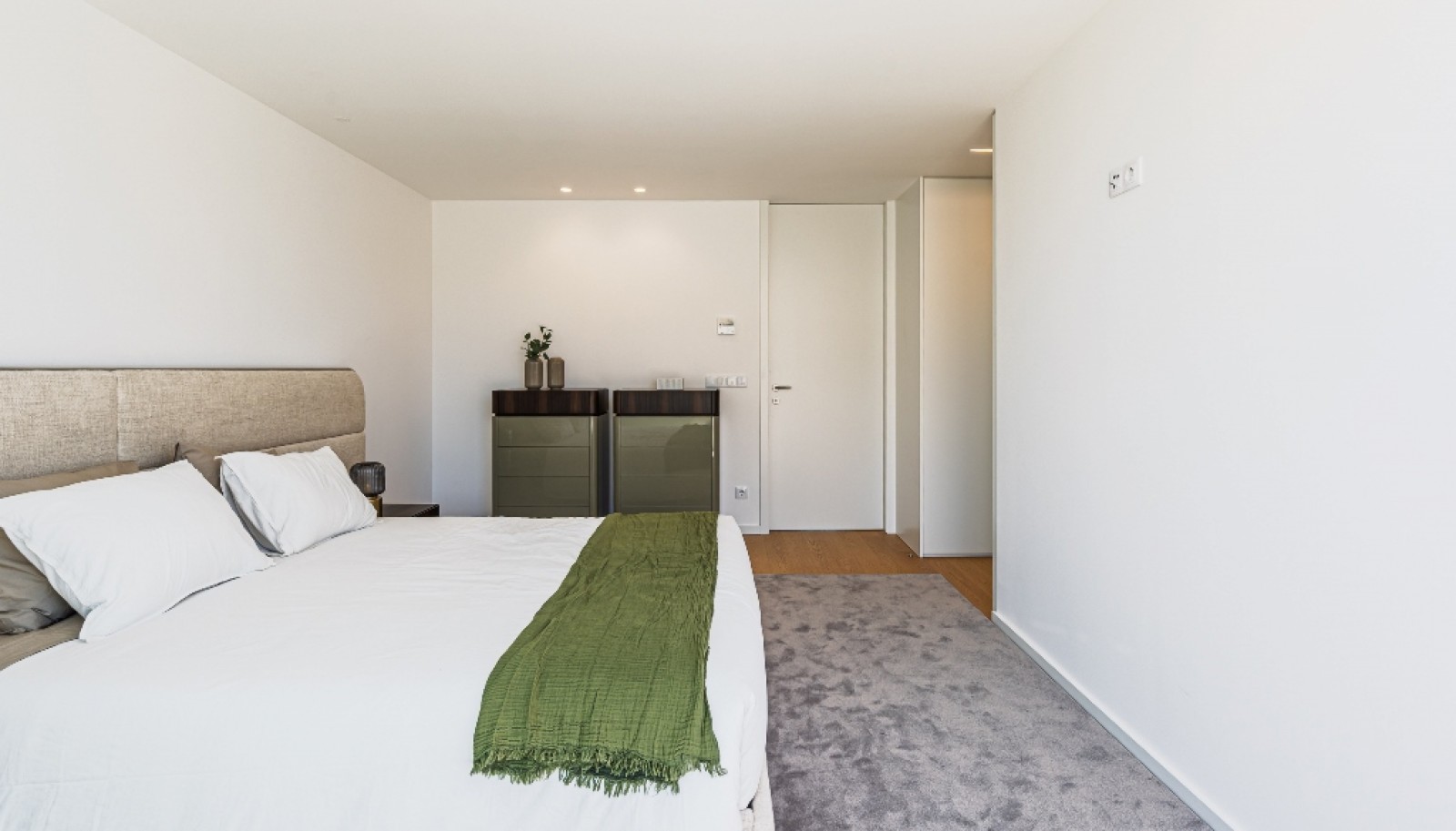 Moradia V4+1 com jardim, piscina e vistas de mar à venda em Valadares_380893