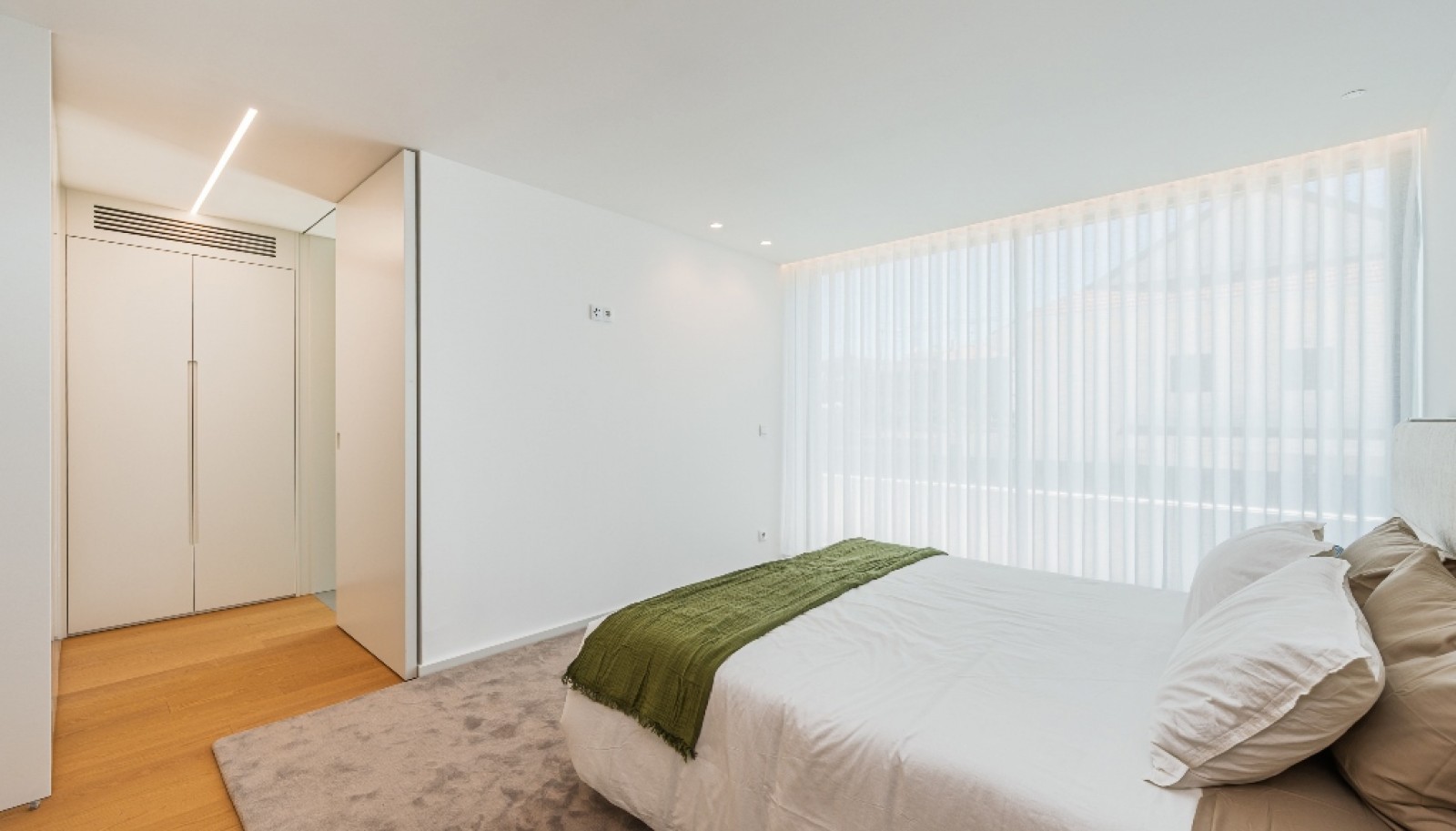 Moradia V4+1 com jardim, piscina e vistas de mar à venda em Valadares_380895