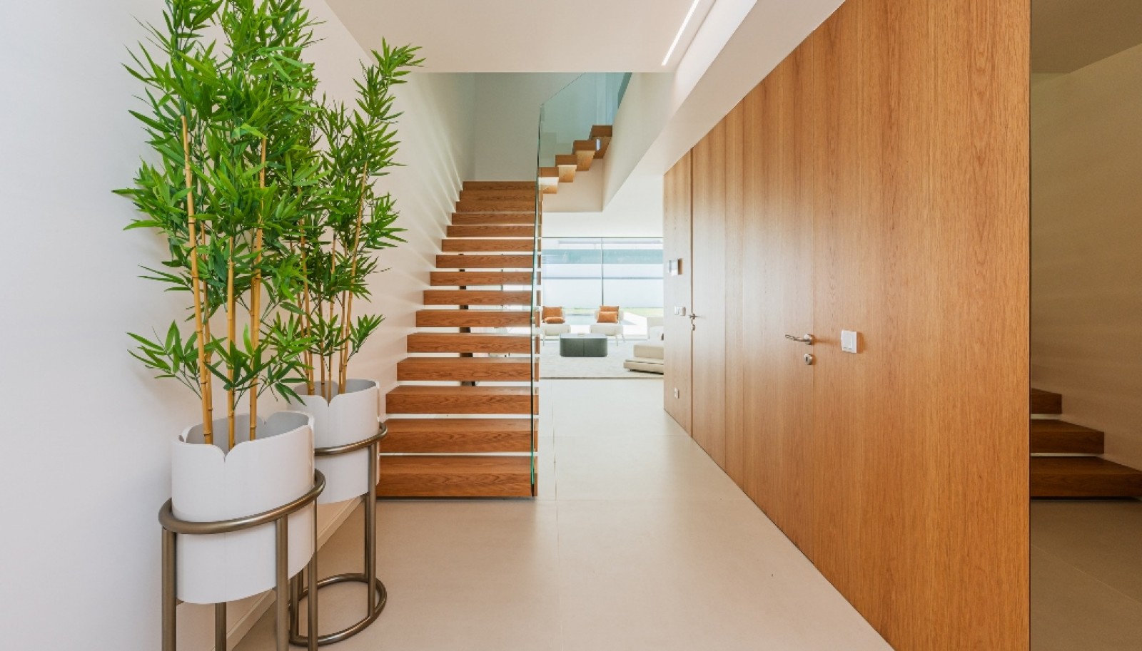Moradia V4+1 com jardim, piscina e vistas de mar à venda em Valadares_380898