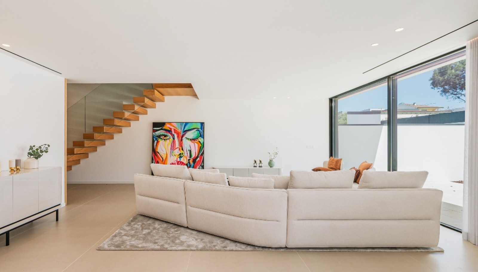 Moradia V4+1 com jardim, piscina e vistas de mar à venda em Valadares_380901