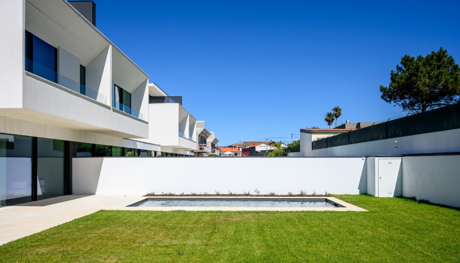 Moradia V4+1 com jardim, piscina e vistas de mar à venda em Valadares_380905
