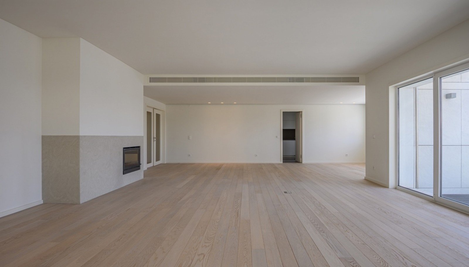 Luxuriöse 3-Zimmer-Wohnung mit Balkon zu verkaufen in Porto, Portugal _382213