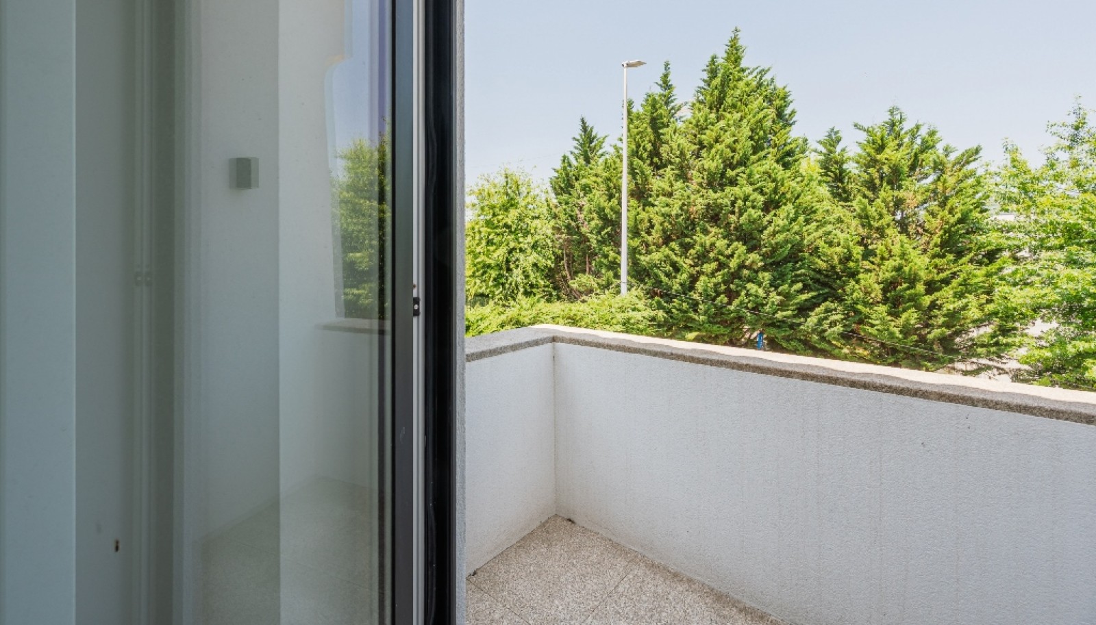 Moradia V4 remodelada para venda em Serralves no Porto, Portugal_382241
