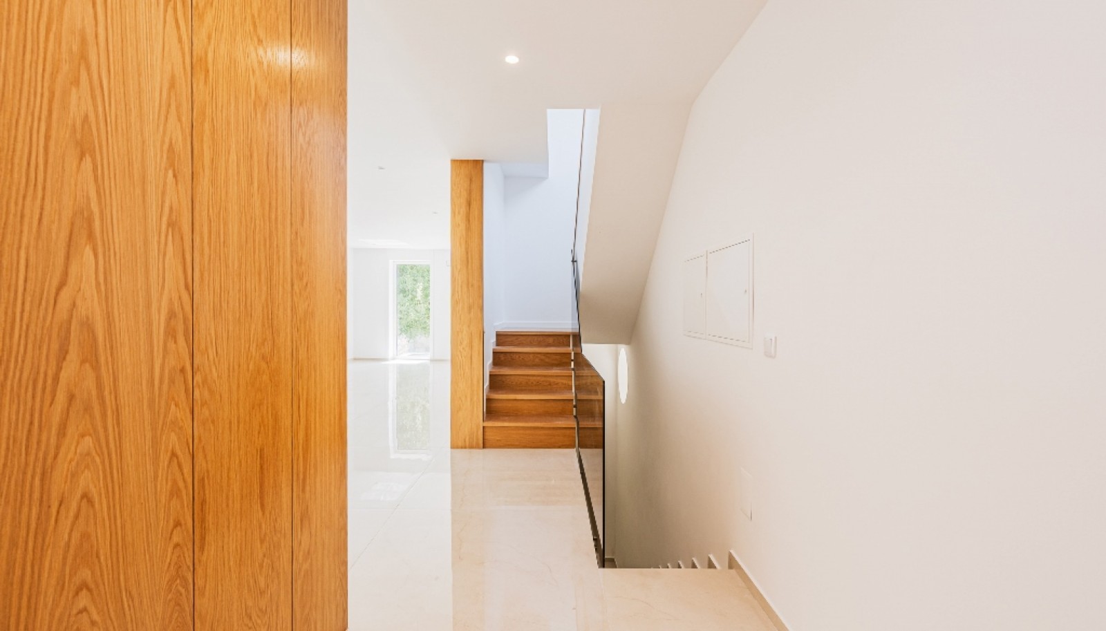 Moradia V4 remodelada para venda em Serralves no Porto, Portugal_382263