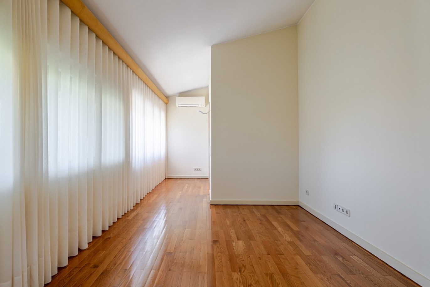 Moradia V3 com jardim à venda na Senhora da Hora em Matosinhos_382358