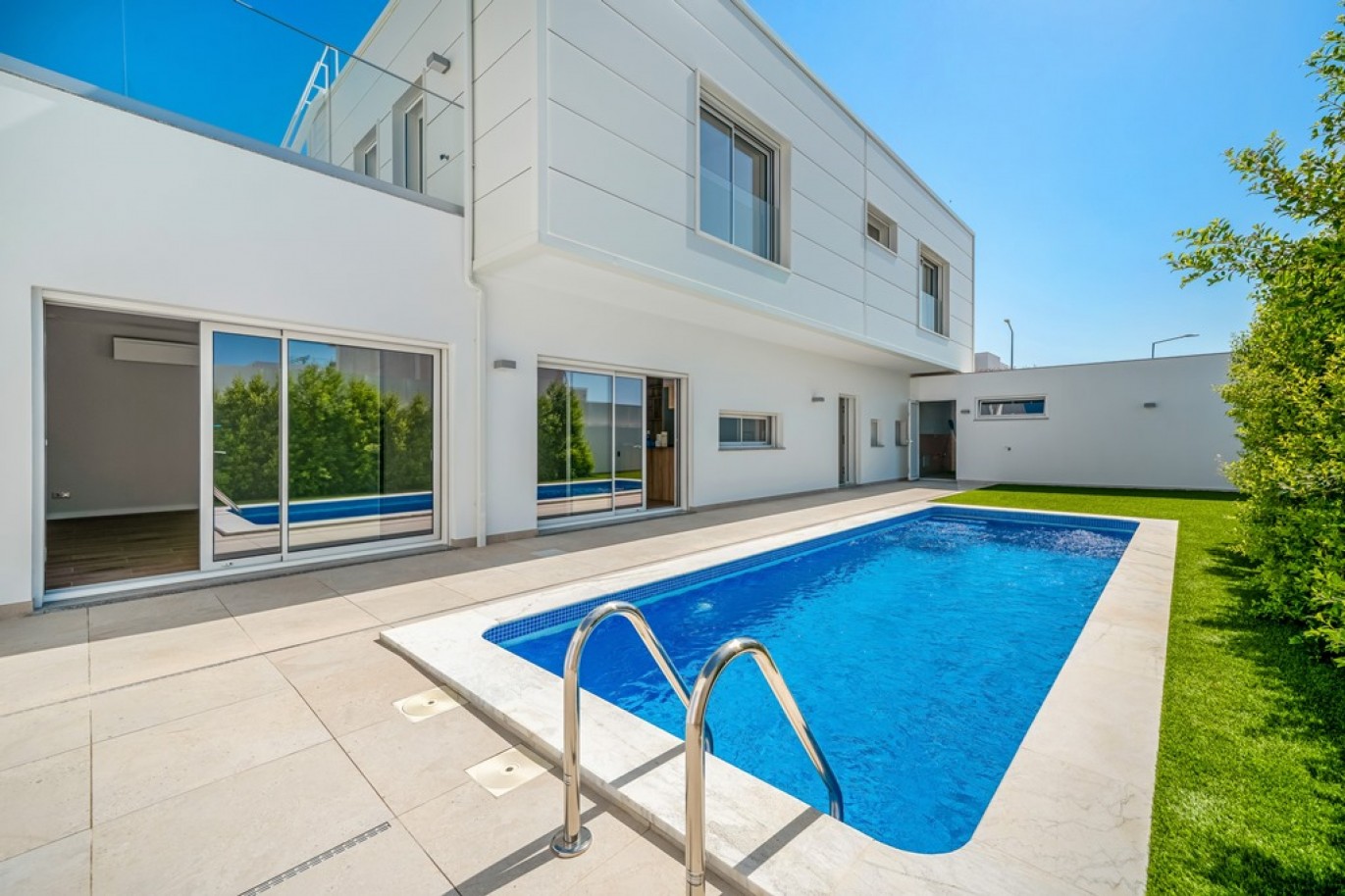 Moderna Moradia V3 com piscina, à venda em Tavira, Algarve_382586
