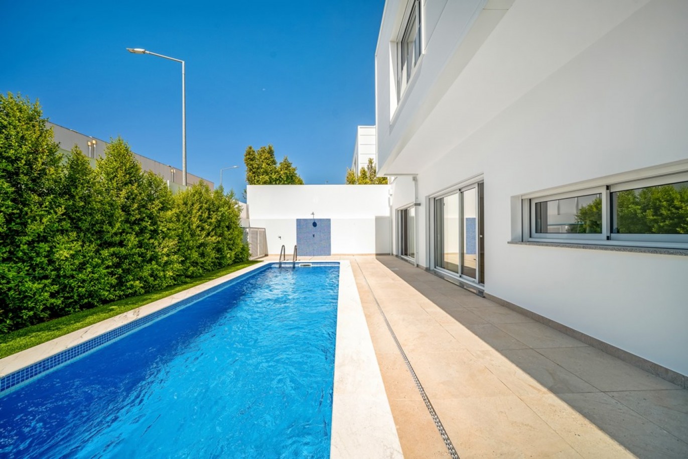 Moderna Moradia V3 com piscina, à venda em Tavira, Algarve_382587