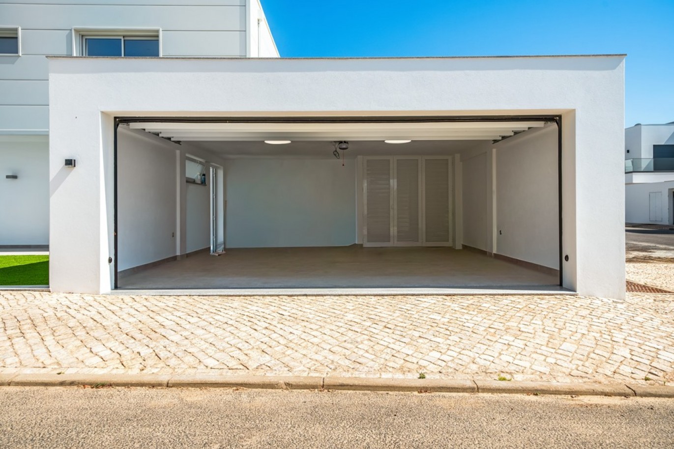 Moderna Moradia V3 com piscina, à venda em Tavira, Algarve_382588