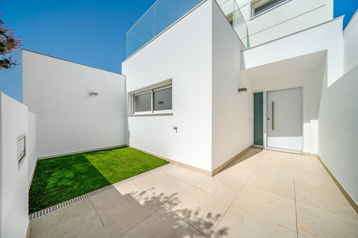 Moderna Moradia V3 com piscina, à venda em Tavira, Algarve_382591