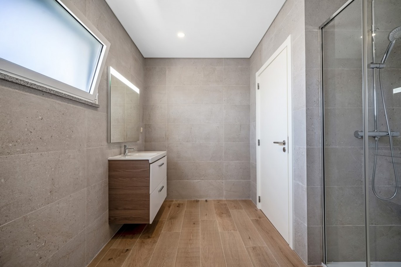 Moderna Moradia V3 com piscina, à venda em Tavira, Algarve_382600