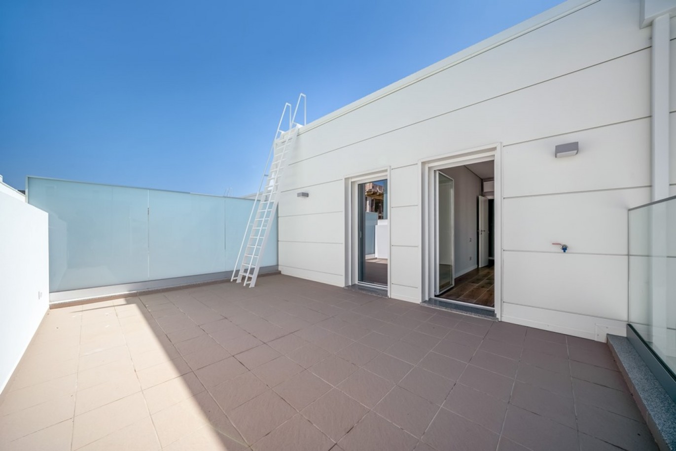 Moderna Moradia V3 com piscina, à venda em Tavira, Algarve_382605