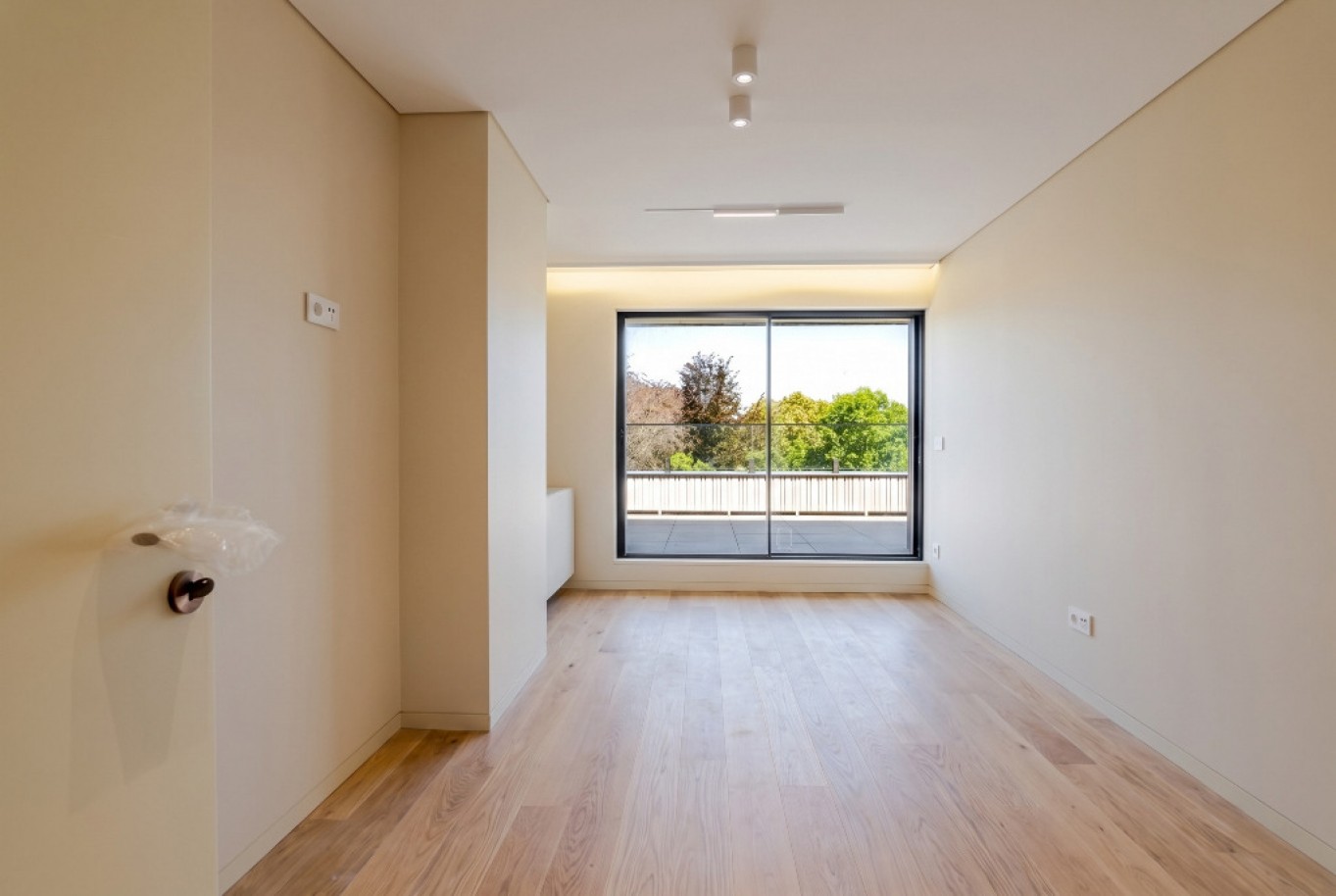 Luxury 4-bedroom penthouse for sale in Porto, Portugal_382979
