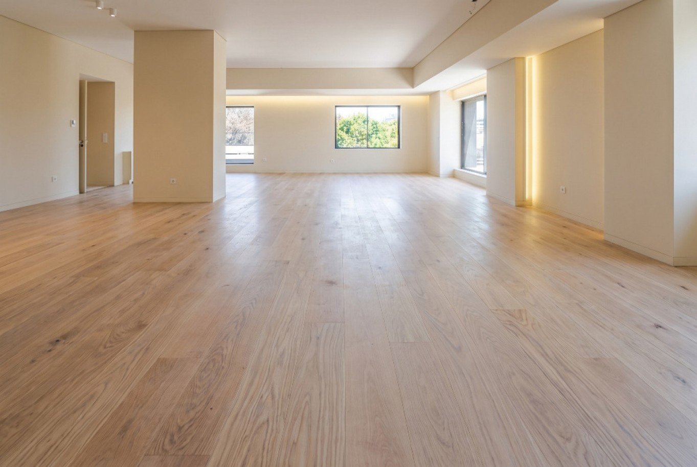 Luxury 4-bedroom penthouse for sale in Porto, Portugal_382989