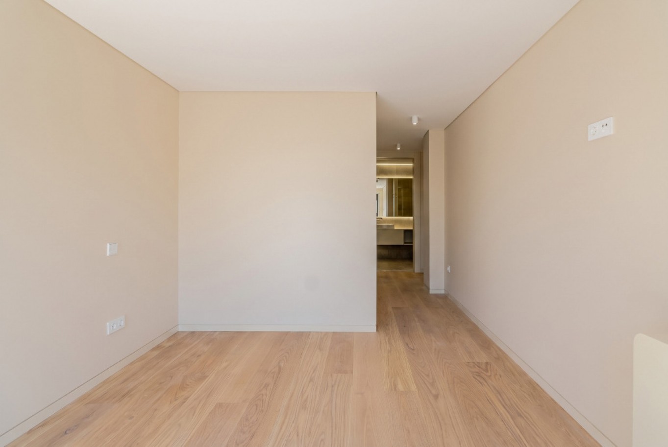 Luxury 4-bedroom penthouse for sale in Porto, Portugal_382994