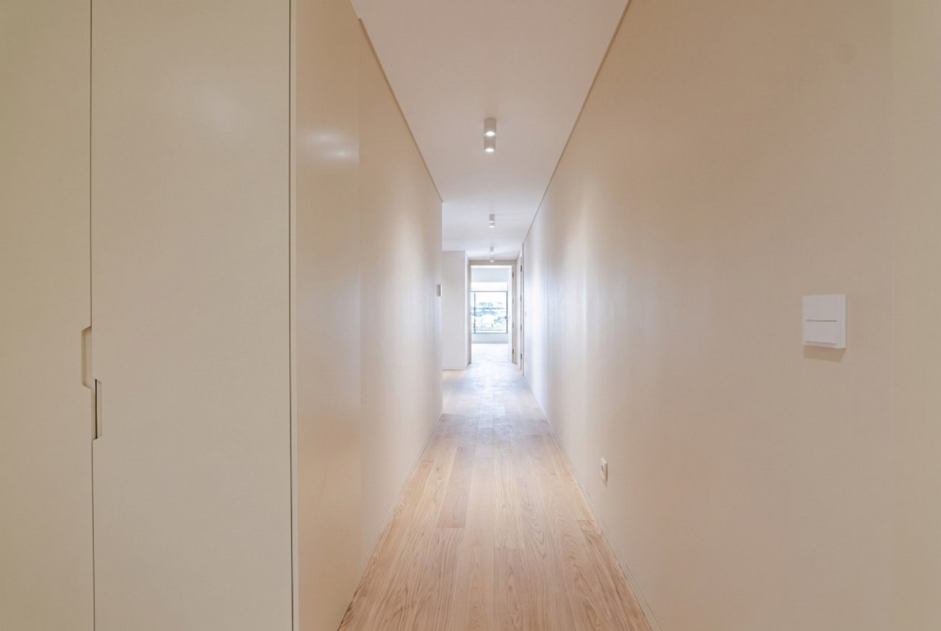 Luxury 4-bedroom penthouse for sale in Porto, Portugal_382997