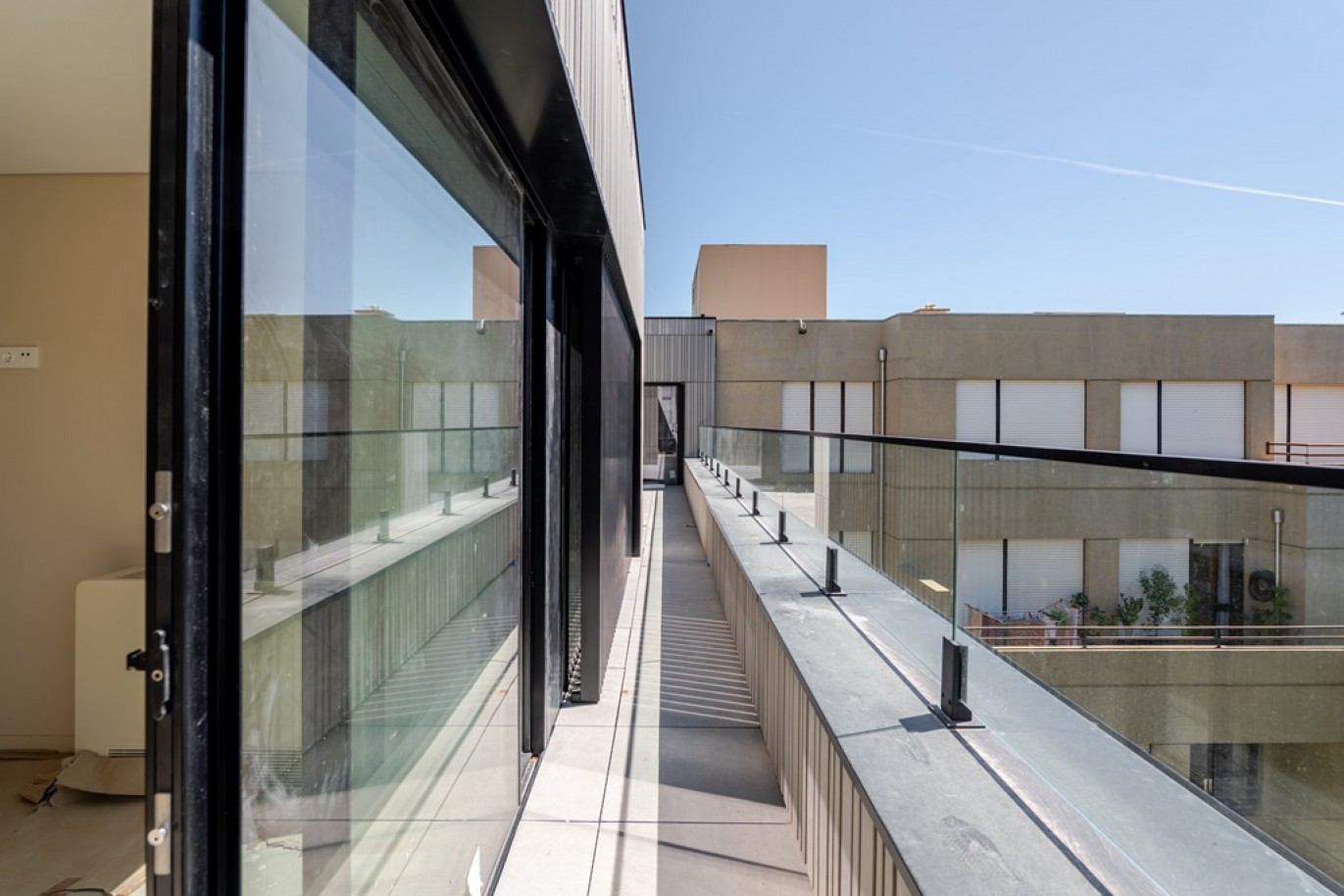 Luxury 4-bedroom penthouse for sale in Porto, Portugal_382999
