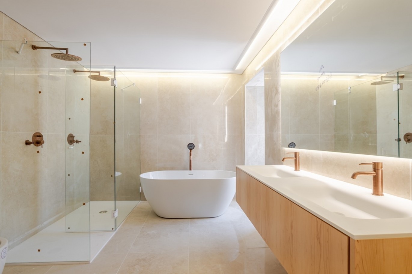 Luxury 4-bedroom penthouse for sale in Porto, Portugal_383020