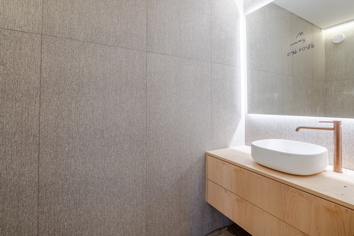 Luxury 4-bedroom penthouse for sale in Porto, Portugal_383026