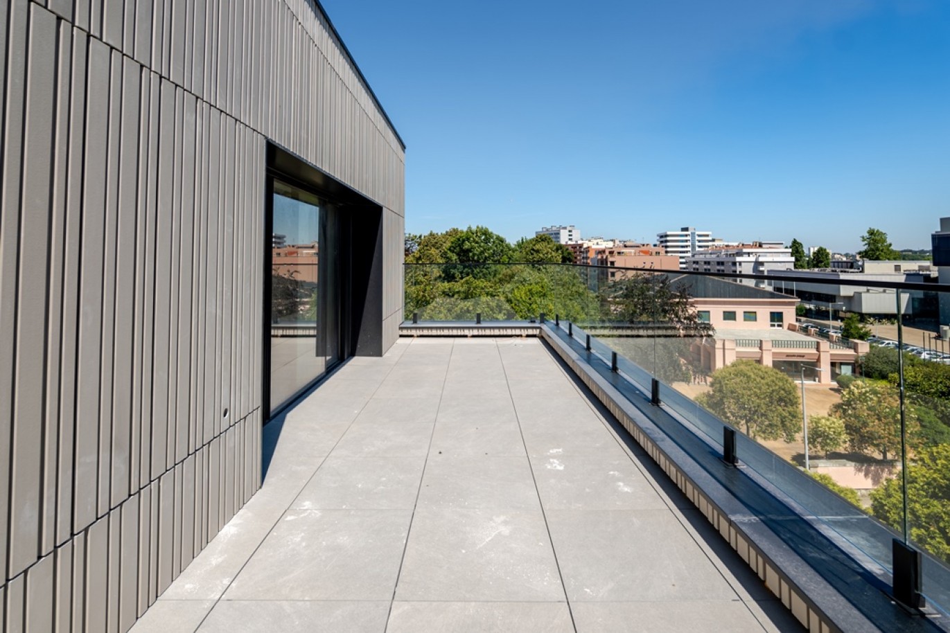 Luxury 4-bedroom penthouse for sale in Porto, Portugal_383032