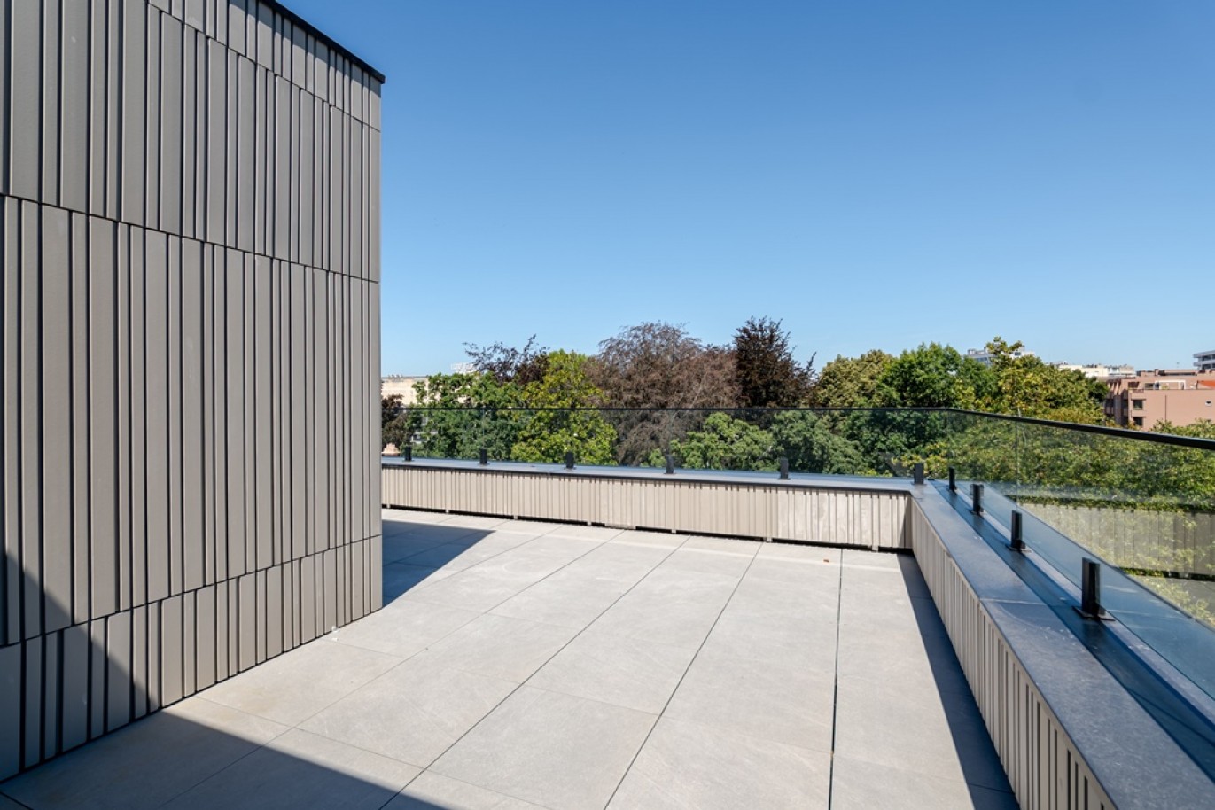 Luxury 4-bedroom penthouse for sale in Porto, Portugal_383045
