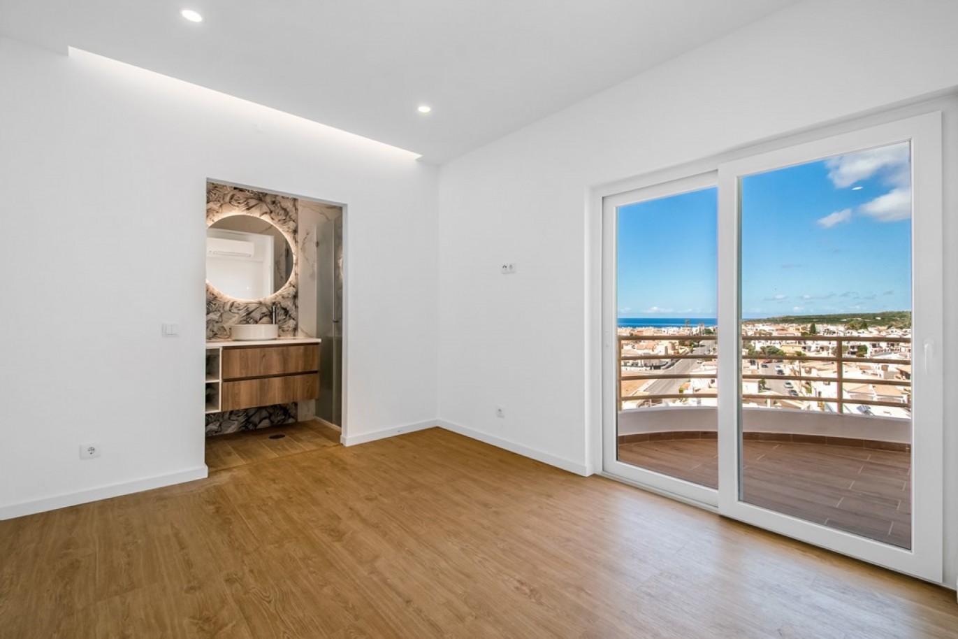 Piso con vistas al mar, en venta en Lagos, Algarve, Portugal_383049