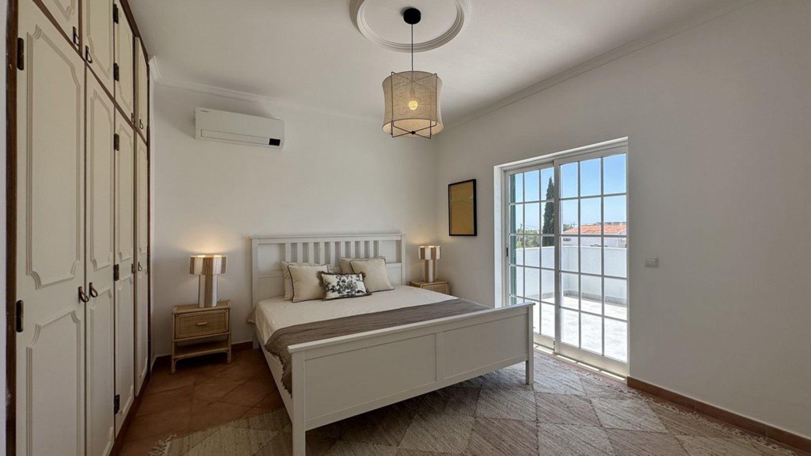 Moradia V5, com piscina e jacuzzi, à venda em Almancil, Algarve_383084