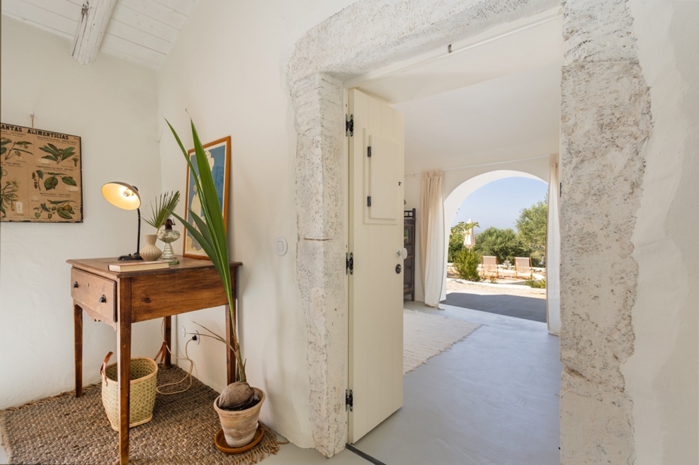 Picturesque proprerty with a pool for sale in Estoi, Algarve, Portugal_383722