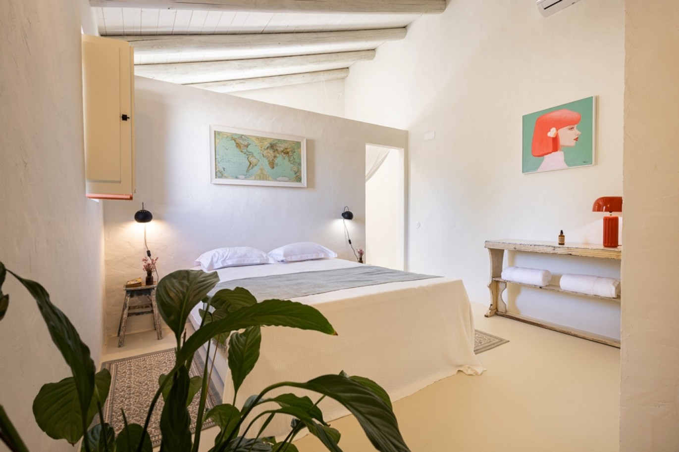 Picturesque proprerty with a pool for sale in Estoi, Algarve, Portugal_383726