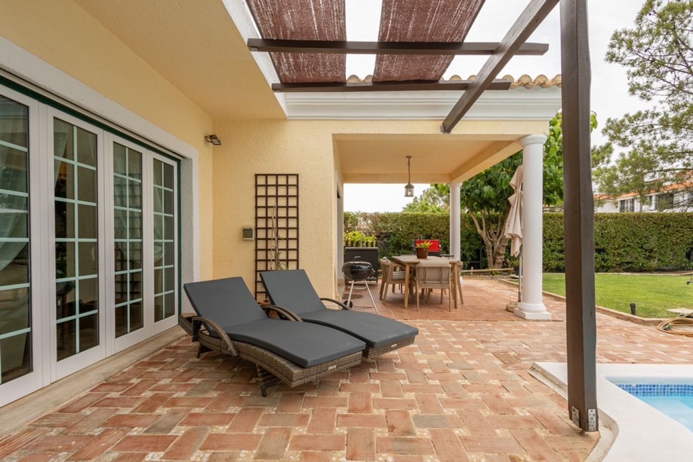 Moradia V4, com piscina, para venda, em Vila Sol, Algarve_383734