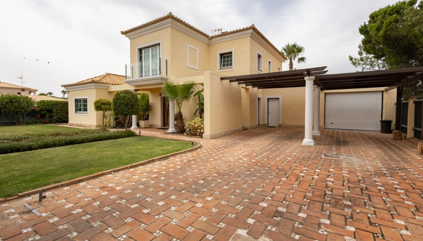 4 Bedroom Villa/Townhouse's Image 20