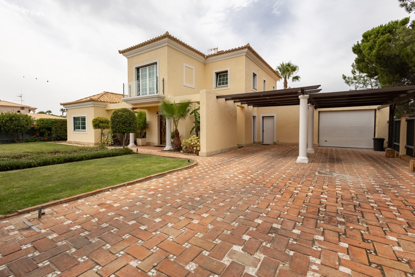 Moradia V4, com piscina, para venda, em Vila Sol, Algarve_383741