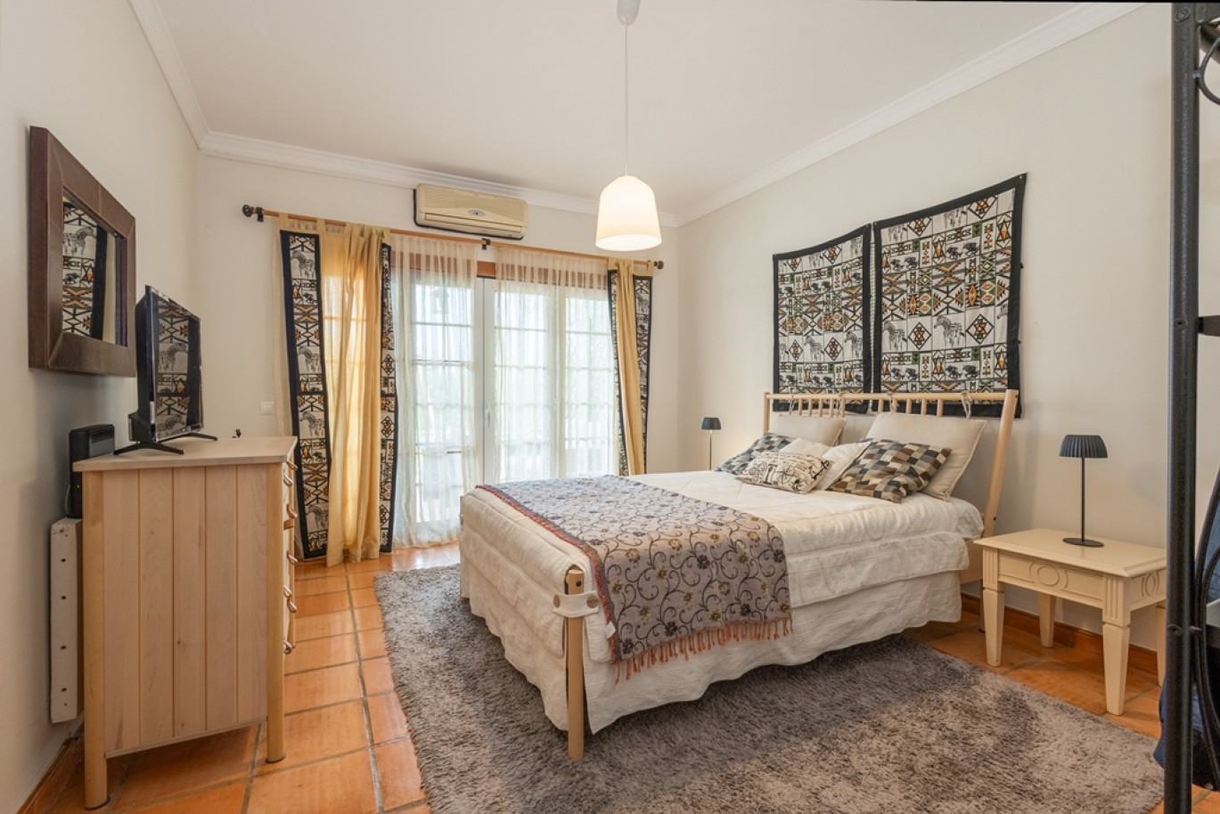 Moradia V4, com piscina, para venda, em Vila Sol, Algarve_383750