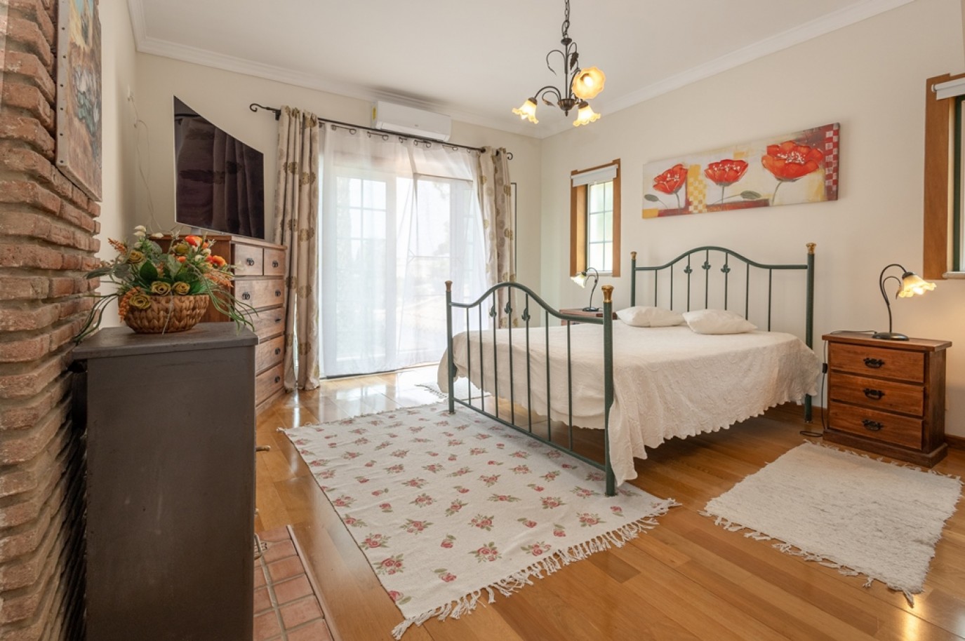 Moradia V4, com piscina, para venda, em Vila Sol, Algarve_383755