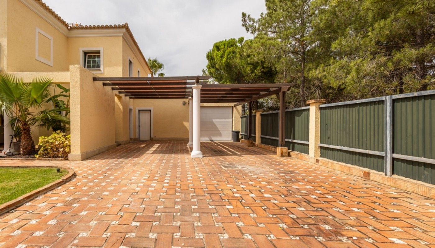 4 Bedroom Villa/Townhouse's Image 24