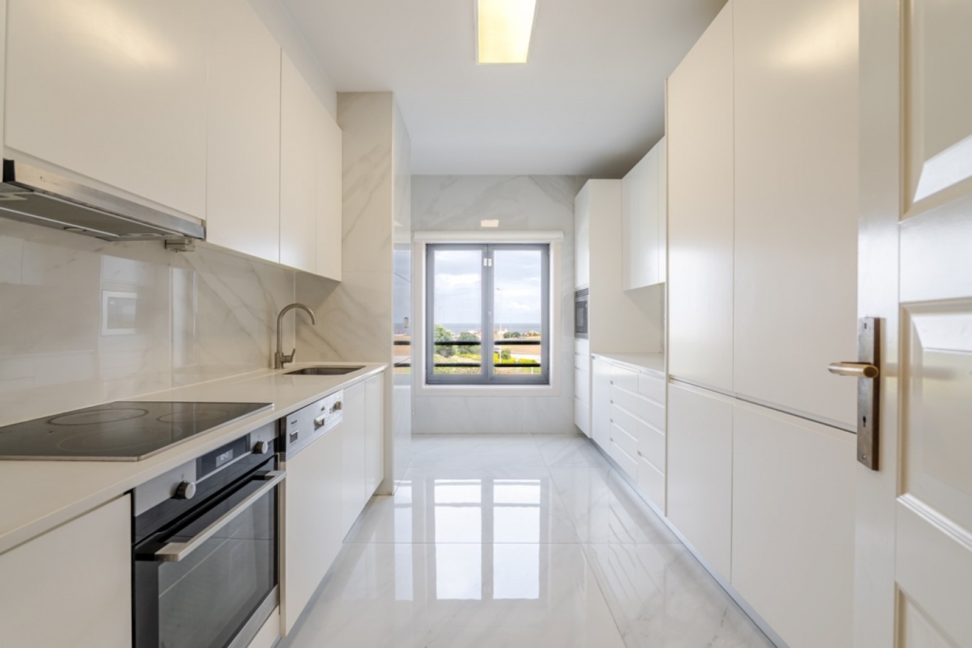 Apartamento T3 com vistas panorâmicas do mar em Leça da Palmeira_384201