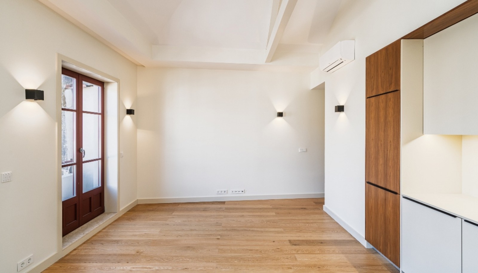 Apartamento T1 para arrendar novo com pátio, Baixa do Porto, Portugal_386073